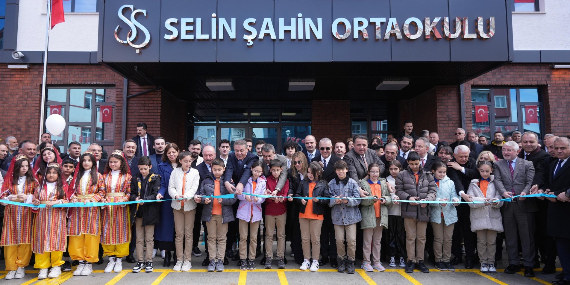BAKAN TEKİN, ÇORUM'DA SELİN ŞAHİN ORTAOKULUNUN AÇILIŞ TÖRENİNE KATILDI